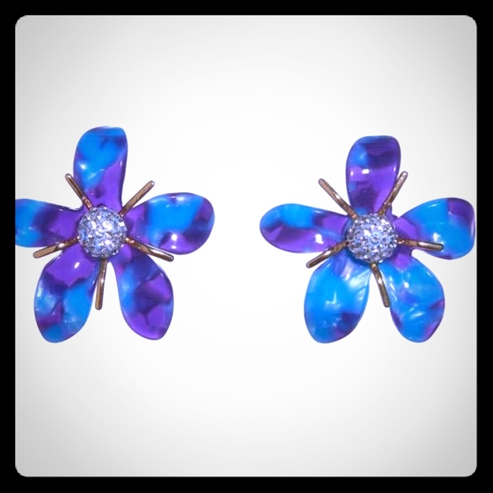 🦄💎STUNNING LILY EARRINGS🌈💖